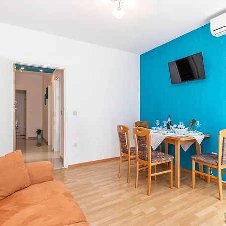 1 Bedroom In Lägenhet Crikvenica