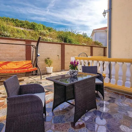 1 Bedroom In Lägenhet Crikvenica