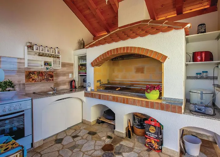 1 Bedroom In Apartament